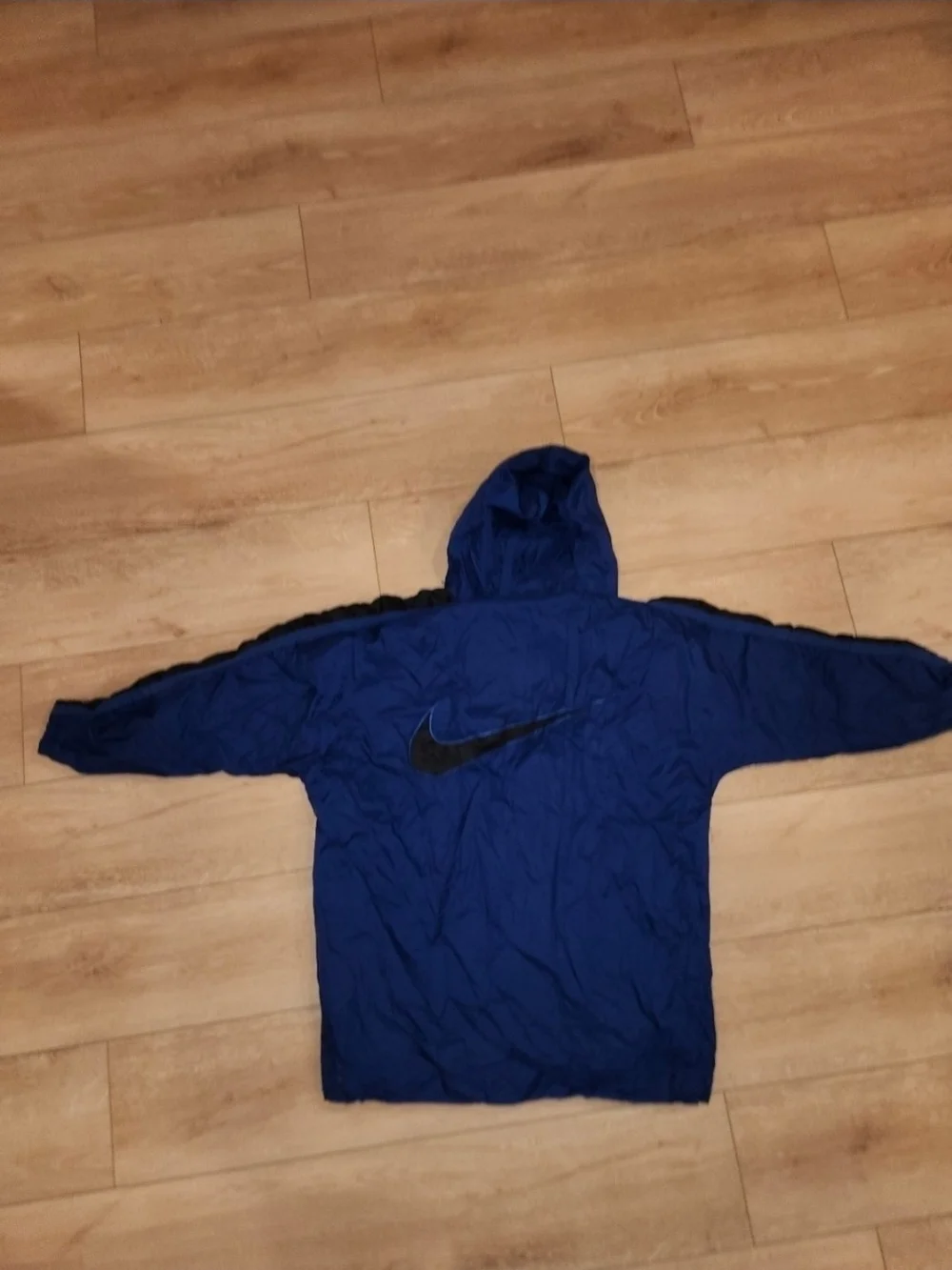 Nike Men's Hooded Windbreaker Jacket in Royal Blue with Black Accents